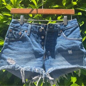 Levi 501 Jean shorts size 25